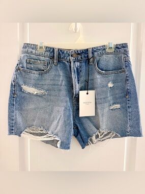 NWT- Hidden - Sofie Mom Denim Shorts size Large